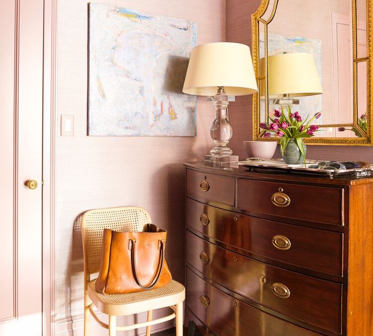 Rom-Com Decor Is the Sweet, Playful Way to Decorate Right Now
